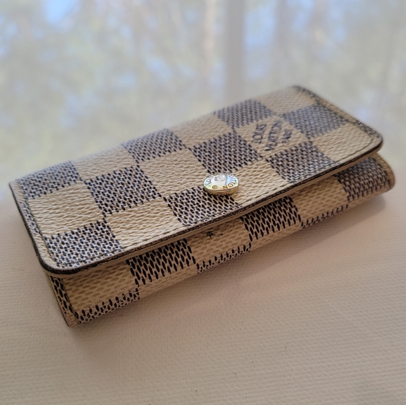 Louis Vuitton Damier Azur Multicles 4 Key Holder 🔑 - Picture 15 of 16